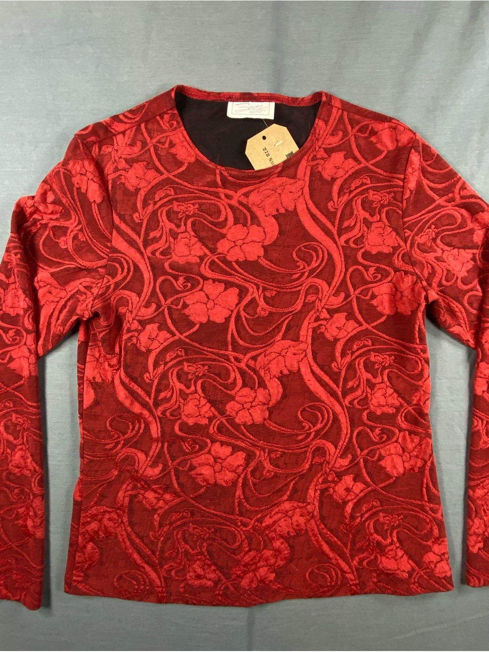 Zack’s since 1921 Women's Red Floral Jacquard Long-Sleeve Tee